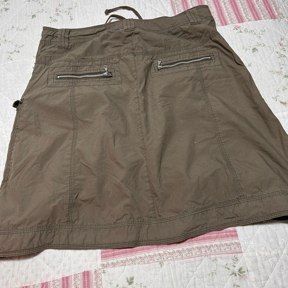 Part Two utility cargo style multiple pockets and zippers- new or like new - Picture 8 of 14